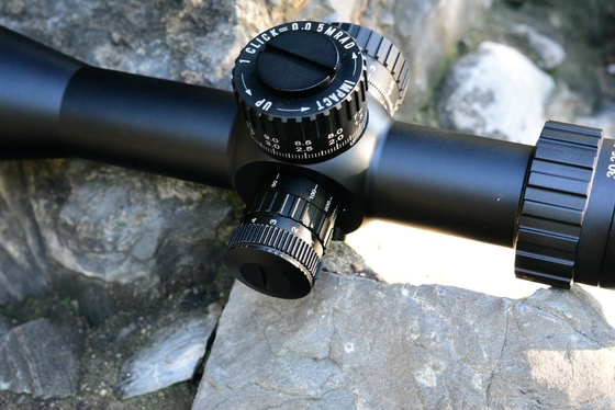 5-30X56 FFP Tactische schokbestendig optisch bereik Zicht Afwerking geanodiseerd 5x-30x Voor de jacht