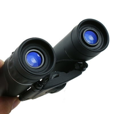 Focus op 8x21 lichtgewicht zakverrekijker met helder zicht en een laag gewicht van 195 g
