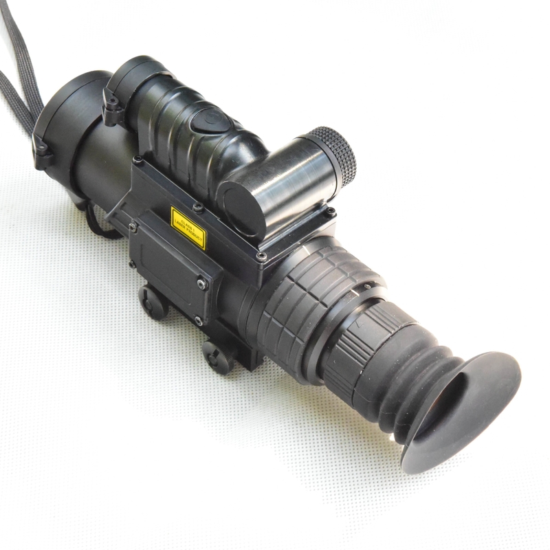 10x32 jachtgebied met ingebouwde laser afstandmeter 750m en 905nm oogveilige technologie